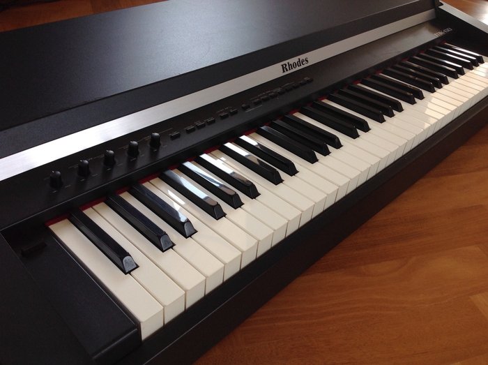 Rhodes MK-60 - 1991 - fantastic sounding, real Rhodes keyboard, fully MIDI capable and great effects