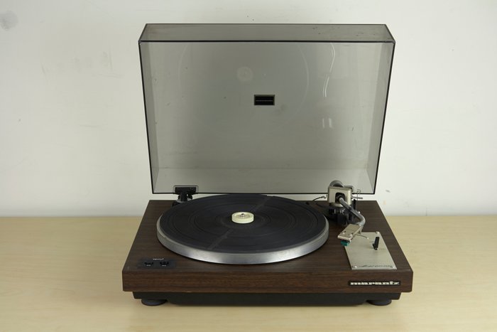 Marantz record player Model 6050