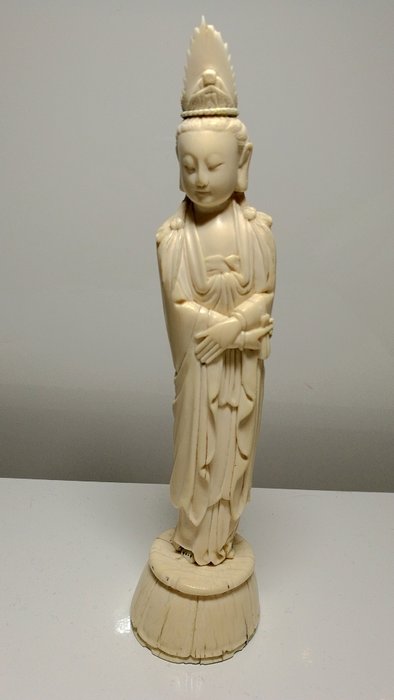 Guanyin statue in Chinese ivory - China - Early 20th century, 921 cm)