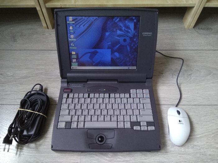Compaq Contura 430C vintage laptop - 486 DX4 100Mhz CPU, 8MB RAM, 720MB HDD, Windows 95, loads of classic games installed