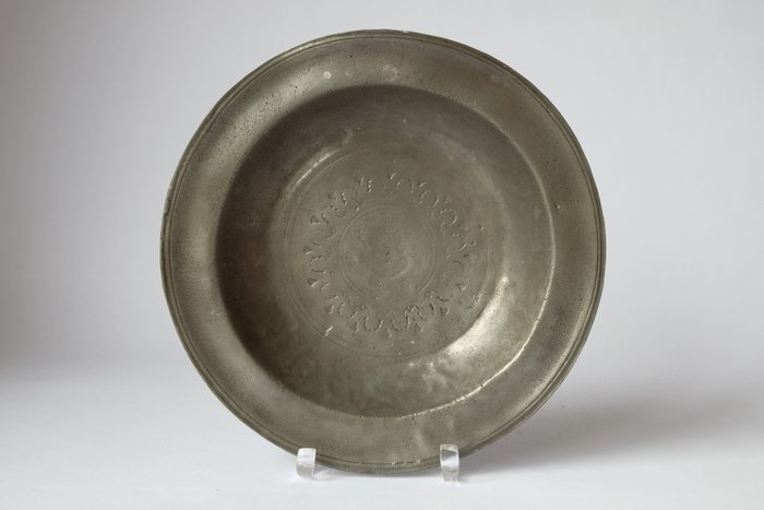 Pewter dish - Maastricht, the Netherlands - 17th century