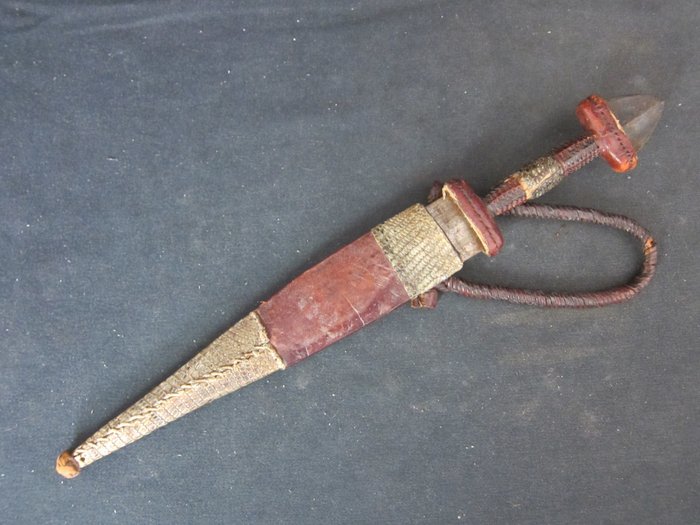 Beautiful African knife with its sheath - TUAREG - Western Africa