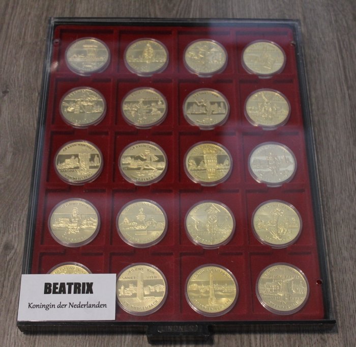 The Netherlands - Commemorative medals " BEATRIX KONINGIN DER NEDERLANDEN" (Beatrix, queen of the Netherlands) (20 different medals) - gilded bronze