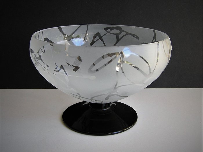 Rolf Sinnemark for Älghults Glasbruk - crystal bowl on foot