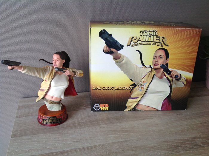 Lara Croft -Tomb Raider the cradle of life - mini statue - sota toys - limited and numbered - Angelina Jolie - 2003