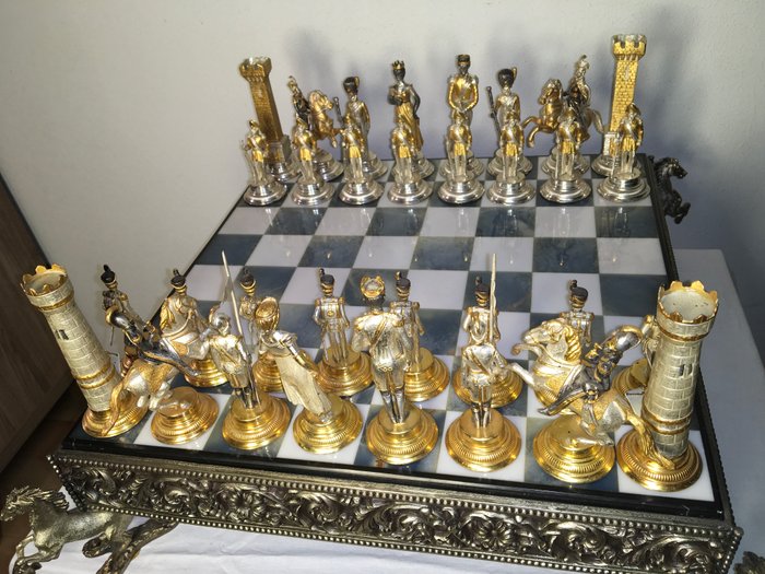 La Bottega del Vasari Chess set - Signed