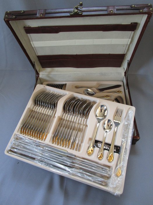 Kochtopfhaus MÜLLER Solingen - Design LUXURY COVERS in a suitcase - 12 persons (72 pieces) - 23/24 carats partly gilded 1000 pieces of fineness - unused