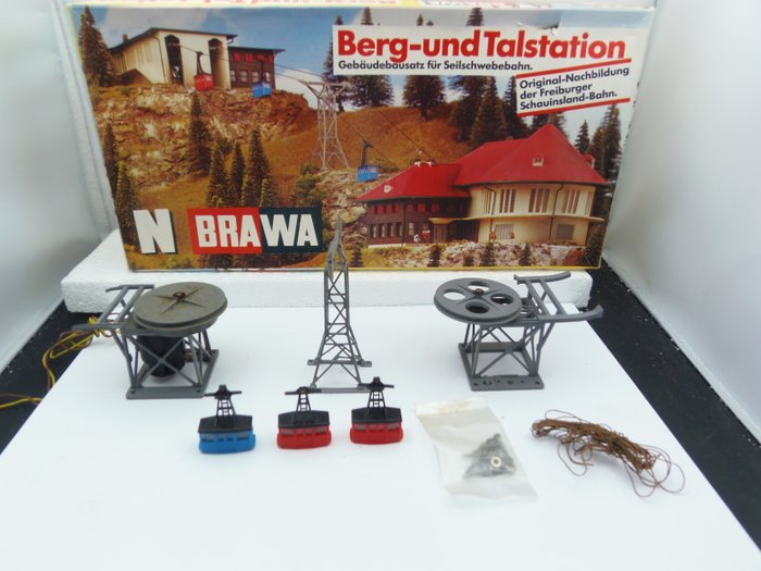 Brawa N - 6560/6570 - Ambientación / Decoración - Teleférico con edificios