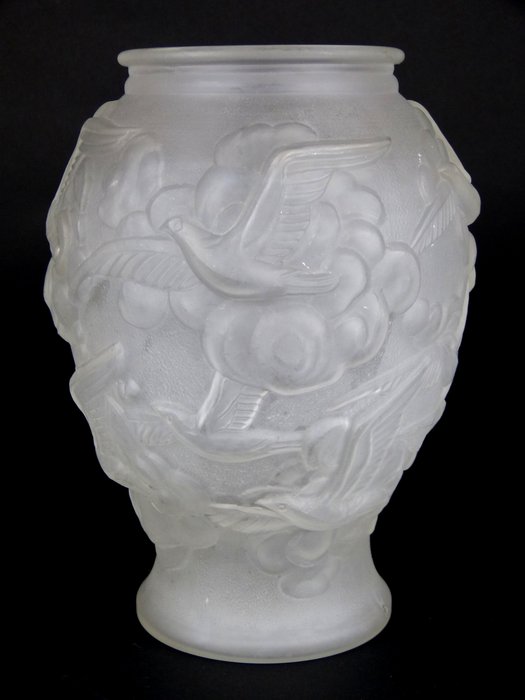 Josef Inwald, Barolac - Art Deco frosted and polished 'Seabird' glass vase