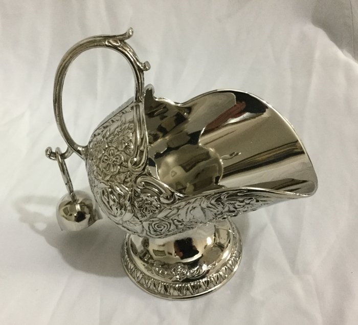 Vintage elegant silver plated sugar bowl with spoon, ca. 1960-1970