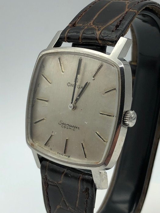 omega square face watch
