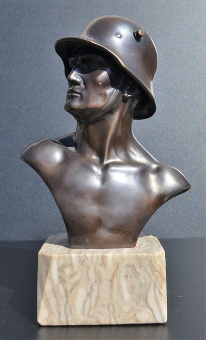 Bust of German soldier with Stahlhelm