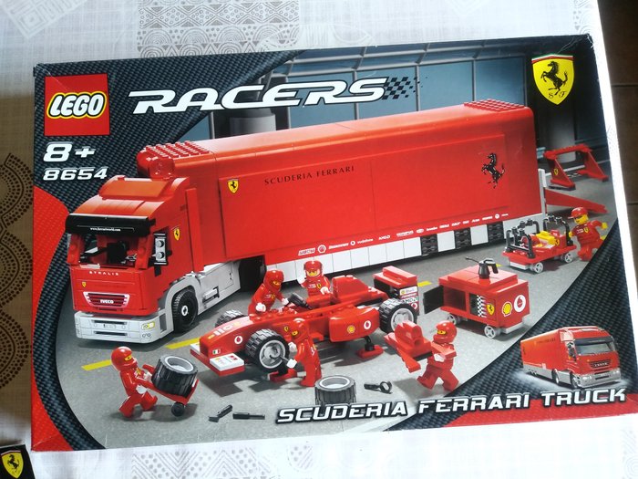 Lego Racers - 8654 +8673 +8672 Scuderia Ferrari Truck + Ferrari F1 Fuel Stop+ Ferrari finish line