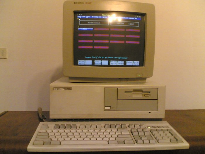 HP 286  Vectra was HP's first IBM-compatible PC year 1986