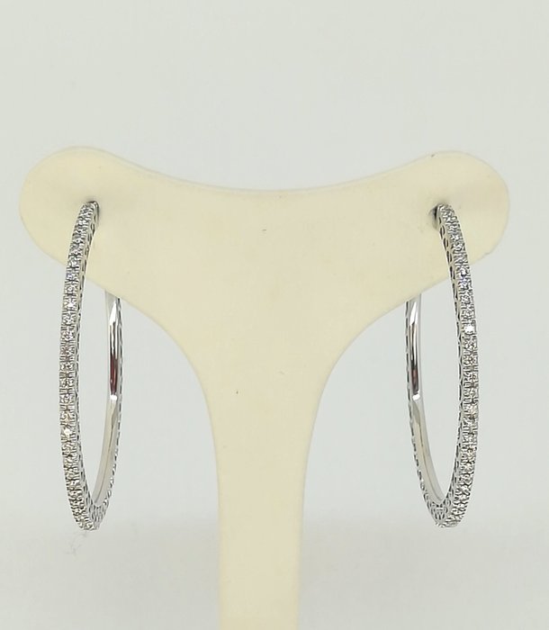 Salvini - Creole earrings in 18 kt white gold and 0.32 ct brilliant cut diamonds, colour G/VS, diameter 4 cm, weight 13.27 g 