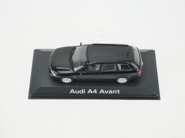 Berg kleding op omroeper portemonnee Minichamps - Schaal 1/43 -Audi A4 Avant - Catawiki