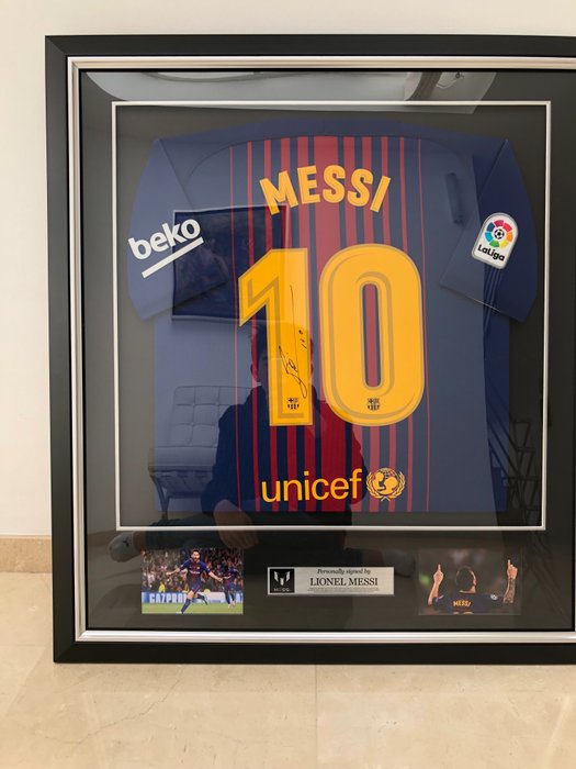 FC Barcelona framed shirt signed by Leo Messi with an Icons certificate