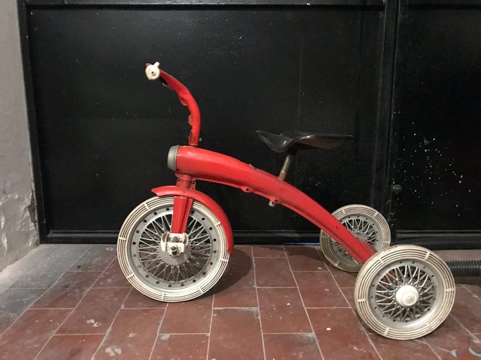 1950s vintage American style tricycle