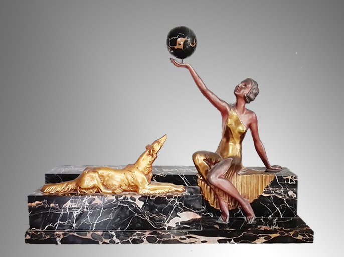 Zoltan Kovats (Kovacs) (1883-1952) - "Diana with a ball and a greyhound" - Bronze sculpture