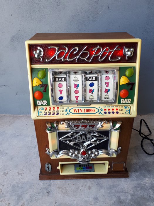 Radio AM/FM - Tape deck in the shape of a slot machine model 1930 Jackpot
