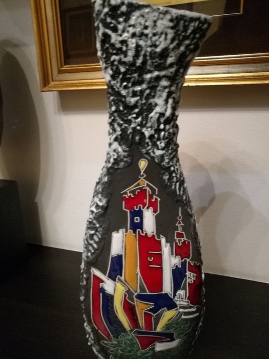 Libertas, San Marino - Lava vase