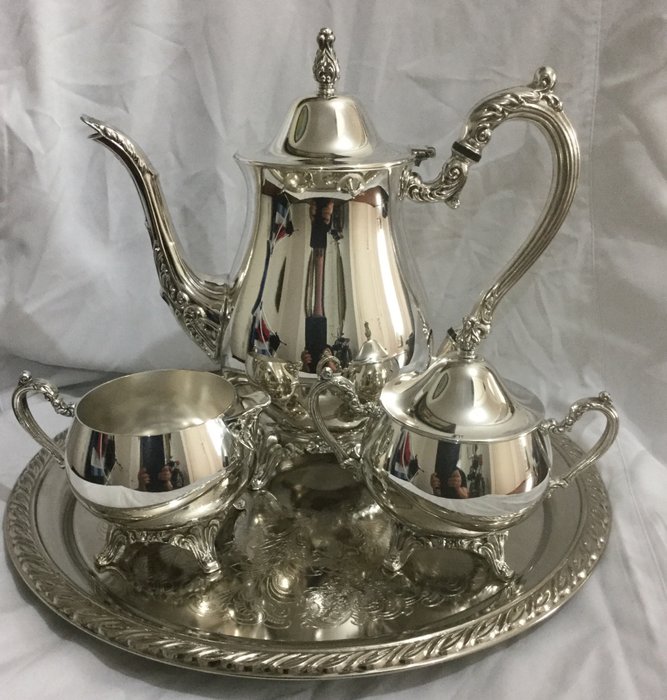 Antique silver plated tea set by OL ONEIDA U.S.A. with Victorian floral pattern