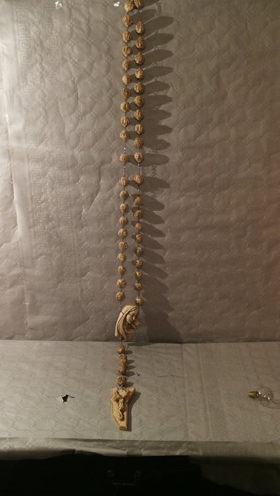 Very large, early 20th century ivory rosary, total length 2.55 m, weight approx. 2500 grams