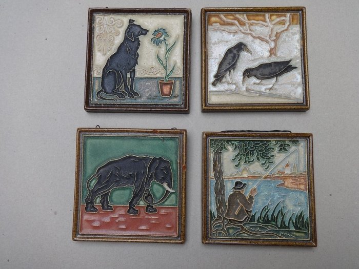 Porceleyne Fles Delft - 4 cloisonné tegels, kraaien in de sneeuw, hond bij een zonnebloem, olifant en een visser aan de waterkant.