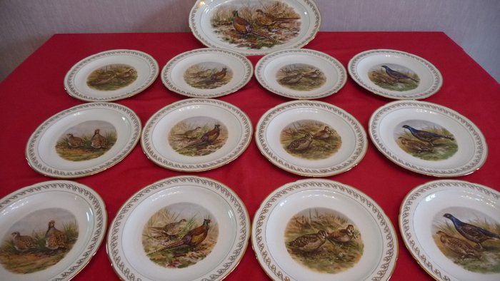 12 Limoges porcelain plates - hunting
