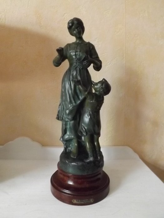 Babbitt sculpted statue ‘La Becquée’ by Ruffony 1846-1925