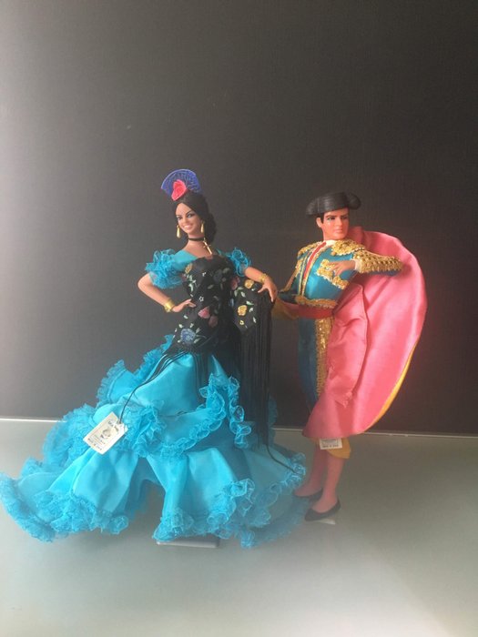 Vintage Marín Chiclana dolls, both are 31 cm high, Torero Revolera, 31 cm, ref. 382 3/0, Bailaora Flamenca Soleares, 31 cm, ref. 341 3/0
