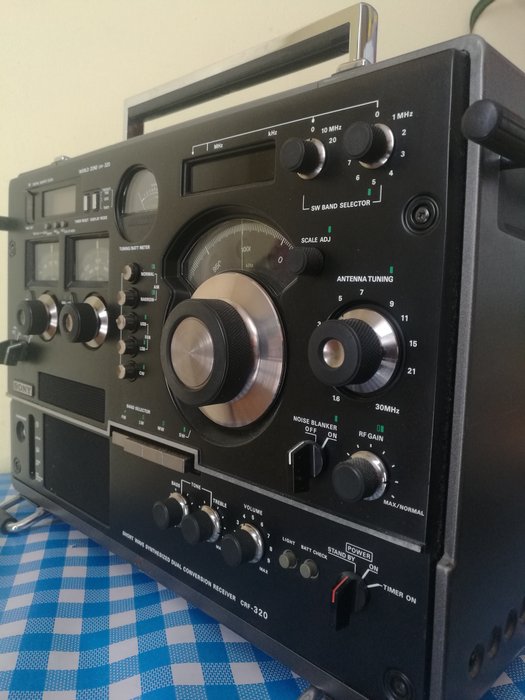 Radio shortwawe Sony CRF 320 A 32-band Radio Receiver (1977-81)