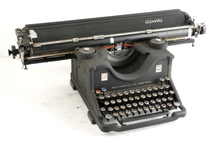 Olivetti vintage M40 typewriter