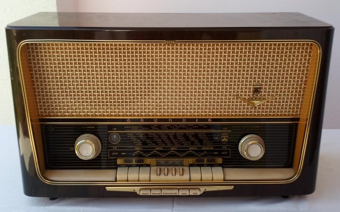 Grundig valve radio model 4088 - 1950s