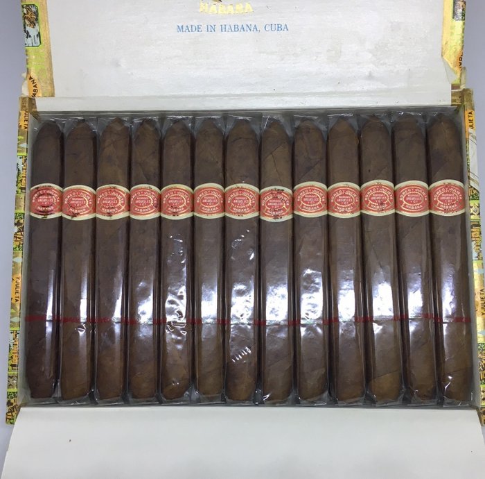 Box of 25 ‘Romeo y Julieta Belvederes’ cigars, December 2000