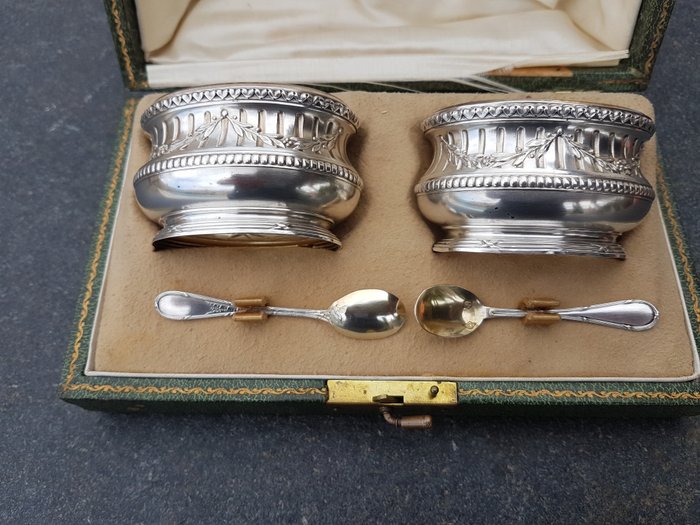 Case consisting of salt cellars and spoons, Napoleon III, Silver