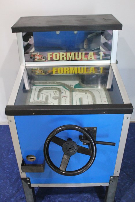 Micro-driving ‘Formula 1’ bar game