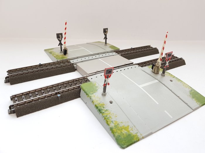 Märklin H0 - 74920/74930 - Tracks - Railway crossing with expansion