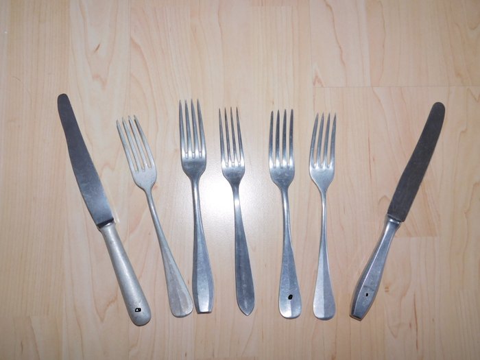 Original canteen cutlery, knives, forks - WW II