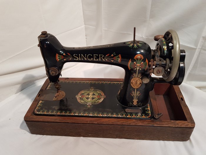 Singer varrógép modell 66k, 1923 - Fa