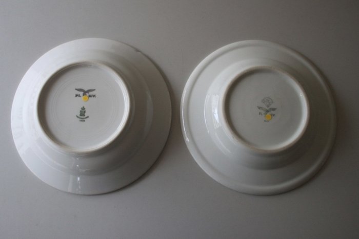 Porcelain plates of the German air force - ‘Flieger Unterkunfts Verpflegung’ 1938/1941 - WW II