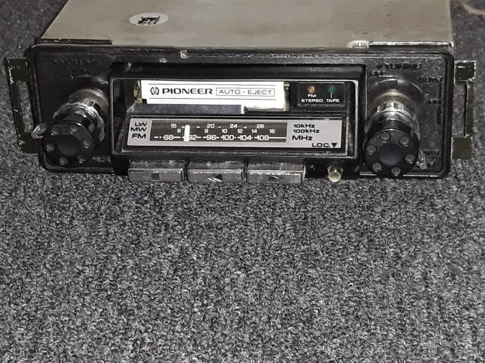 Vintage/ oltimer Pioneer KP-4300 auto radio from 60's period, original made in Japan !