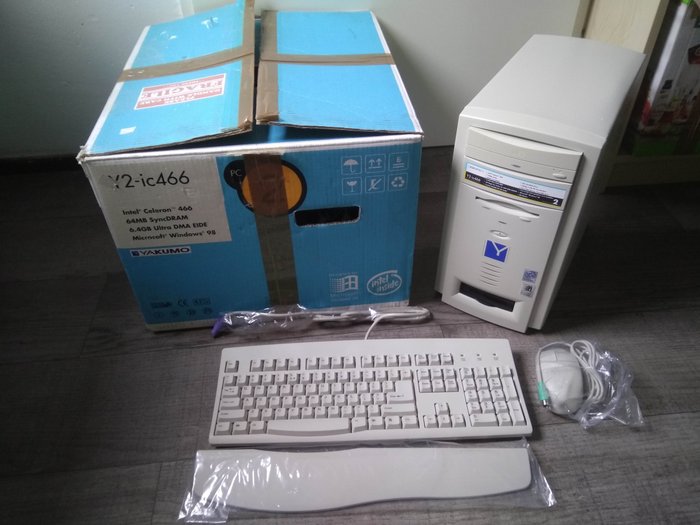Yakumo PC, brand new in box from 1999 - Intel Celeron 466Mhz, 64MB RAM, 6.4GB HDD, Windows 98 - rare opportunity