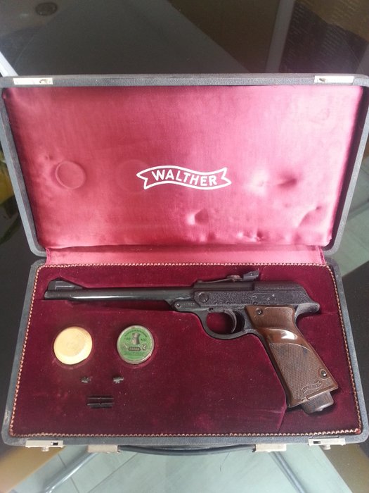 Emblematic Walther LP53 pellet gun with luxury case, James Bond 007