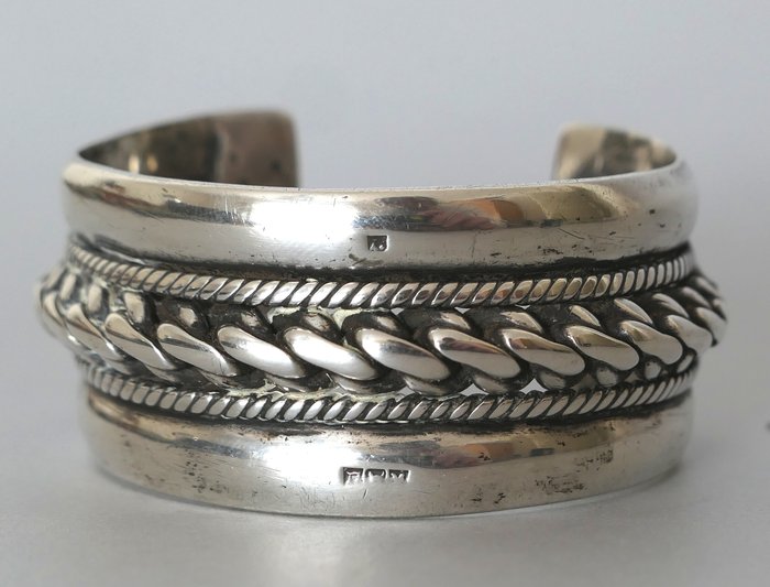 Antique silver bracelet - Egypt (Bedouin) - First half of twentieth century