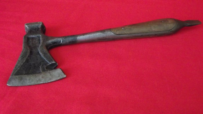 Hatchet tool of German gunner 14/18