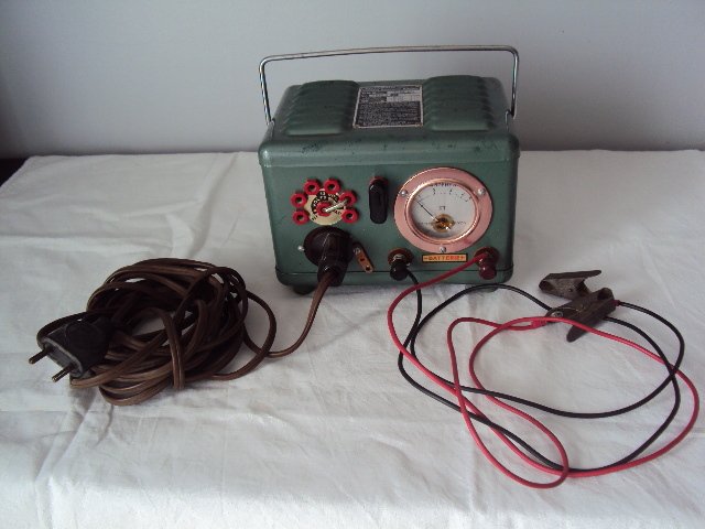 Pierre Huraux - vintage battery charger for 6 and 12 Volt - 1950s