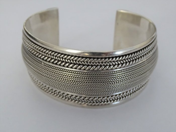 Koreaans optillen waarschijnlijk Brede massief zilveren armband / klemarmband - 56 gram - - Catawiki