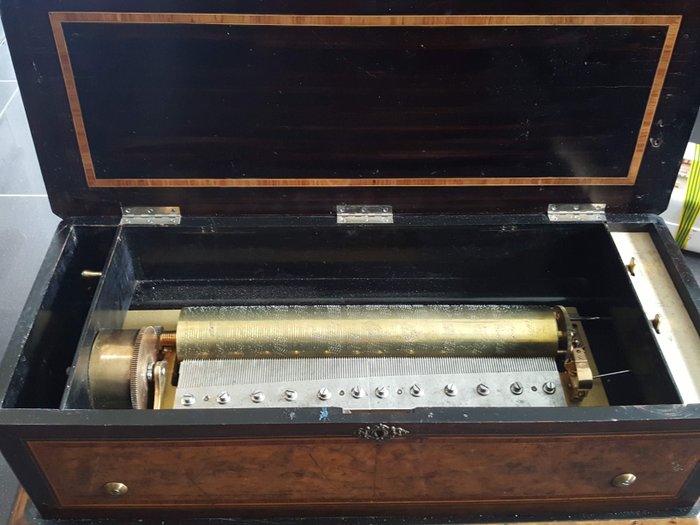 An exceptionally large cylinder mandoline music box - Swiss - circa 1880