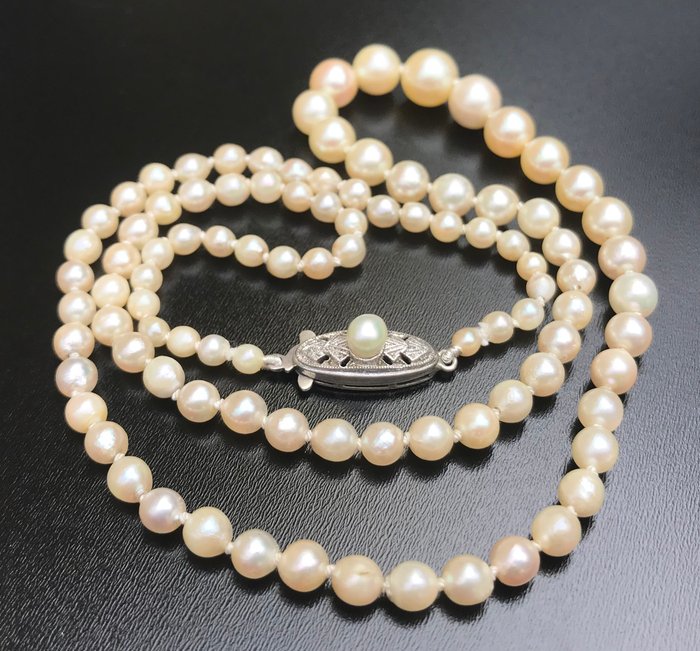 Necklace with genuine Akoya pearls (first generation) and Art Deco clasp in 835 silver